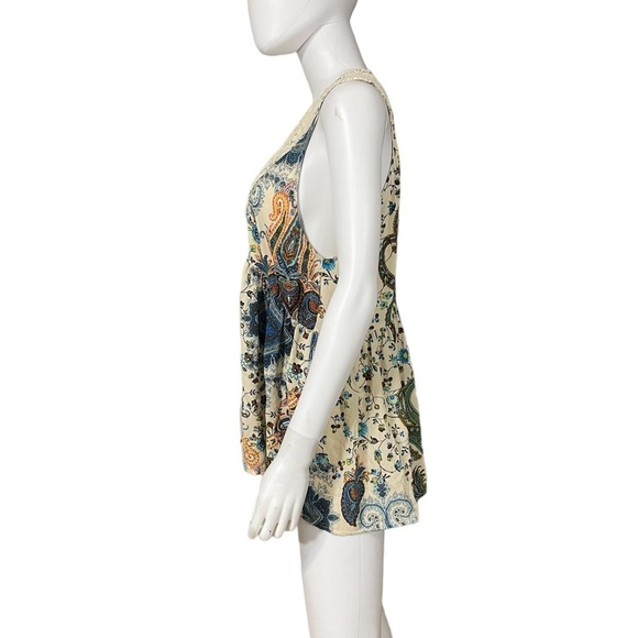 Umgee Crochet Shoulder Boho Top
New - Picture 3 of 8